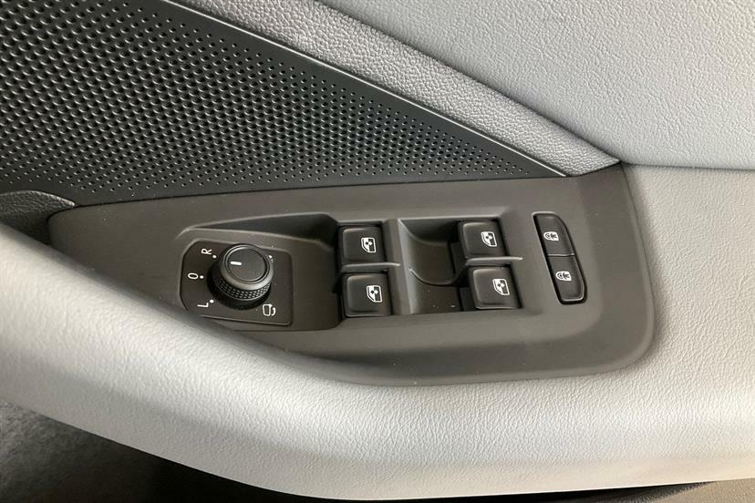 Volkswagen Passat R-line Black #30