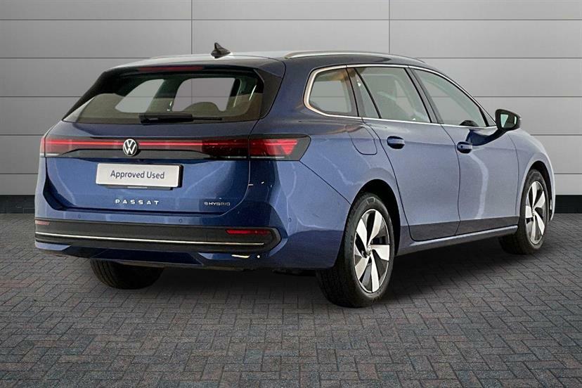 Volkswagen Passat R-line Black #13
