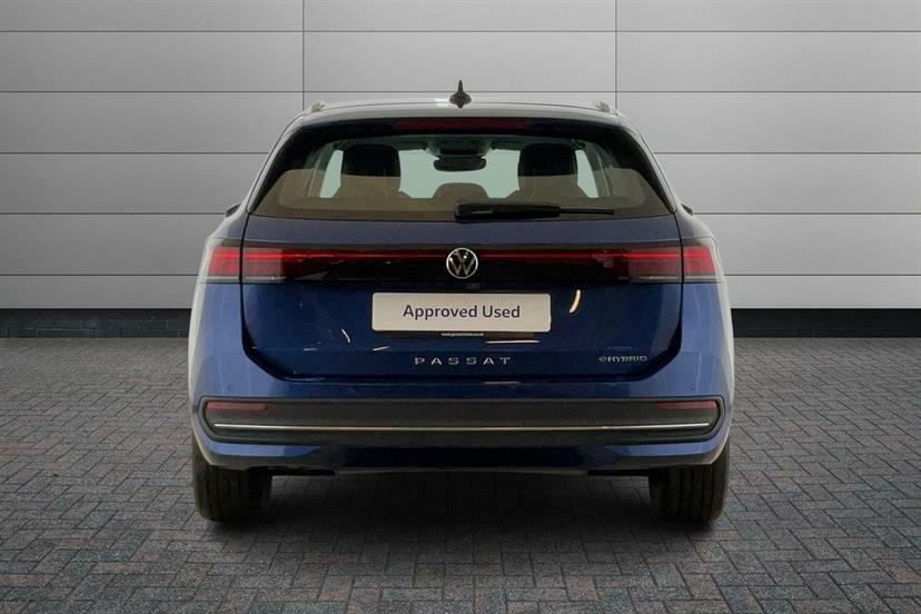 Volkswagen Passat R-line Black #12