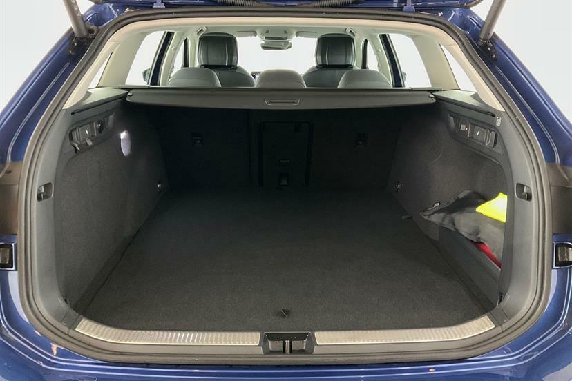 Volkswagen Passat R-line Black #10