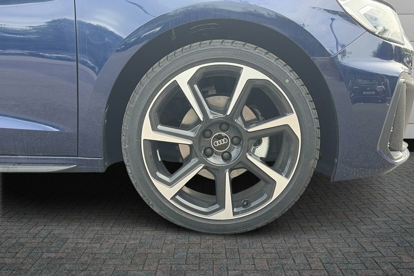 Audi A1 1.5 Tfsi 35 Black Edition Sportback S T Blue #5