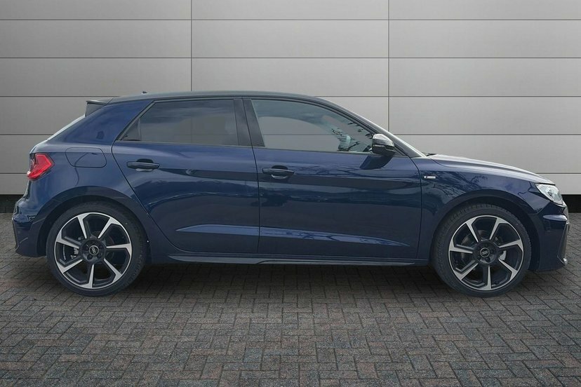 Audi A1 1.5 Tfsi 35 Black Edition Sportback S T Blue #4
