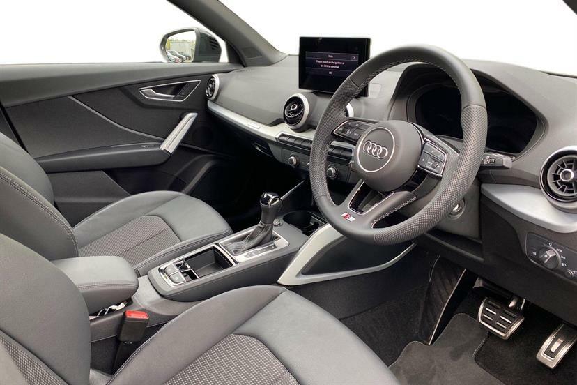 Audi Q2 35 Tfsi S Line S Tronic Black #5
