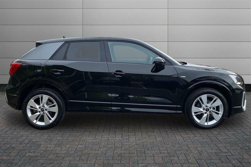 Audi Q2 35 Tfsi S Line S Tronic Black #3