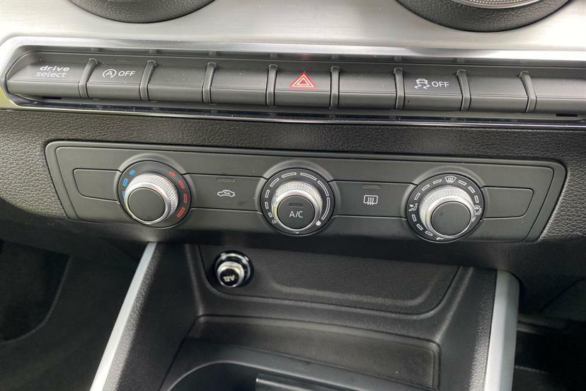 Audi Q2 35 Tfsi S Line Tech Black #30