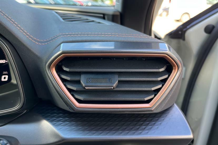 Cupra Leon 1.5 Etsi 150 V3 Dsg Black #30