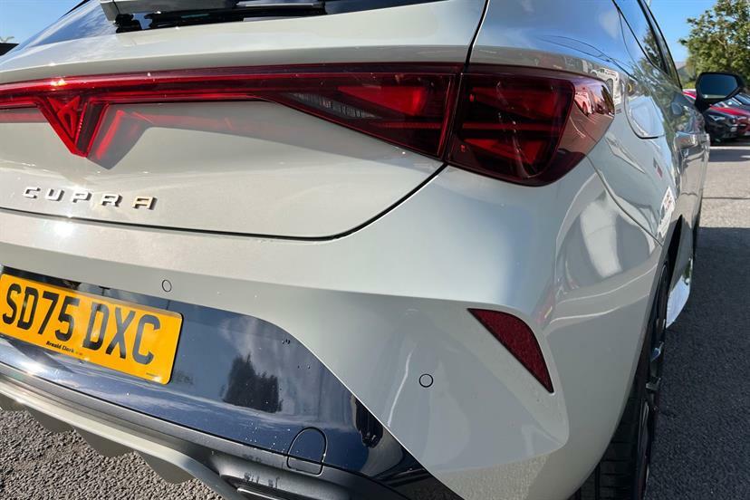 Cupra Leon 1.5 Etsi 150 V3 Dsg Black #21