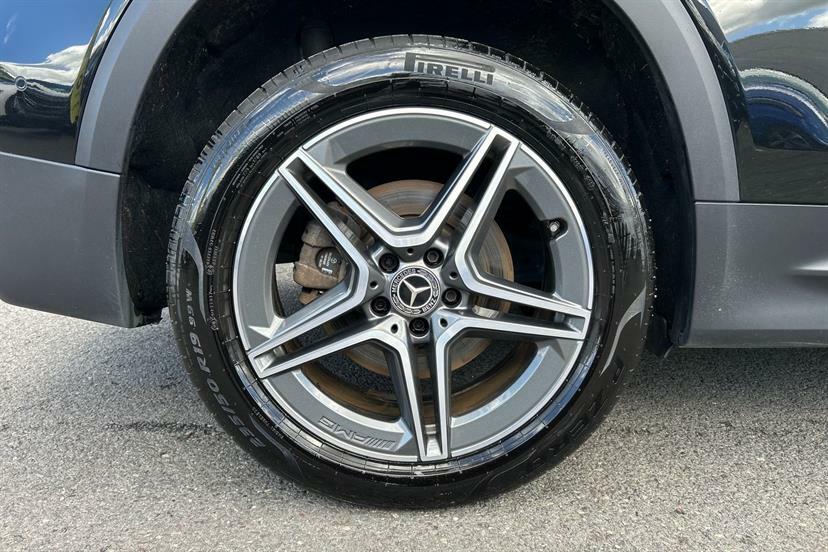 Mercedes-Benz GLB Class 200 Amg Line Executive 7G-tronic Black #4