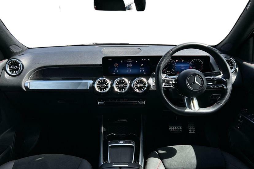 Mercedes-Benz GLB Class 200 Amg Line Executive 7G-tronic Black #6