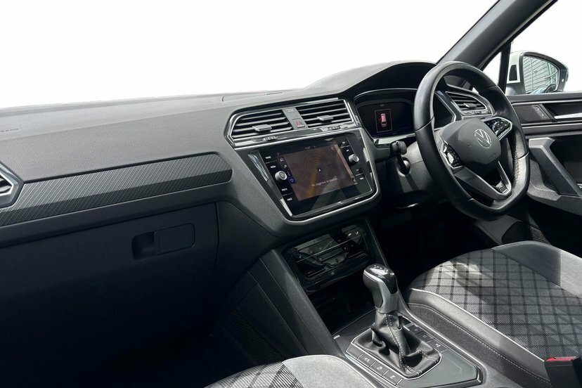 Volkswagen Tiguan 2.0 Tdi R-line Suv Dsg 150 Ps VK72PZP White #2