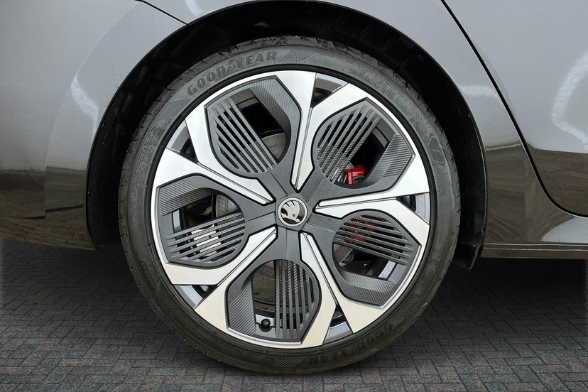 Skoda Octavia Octavia Estate Vrs 2.0 Tsi 265 Ps Dsg Black #5