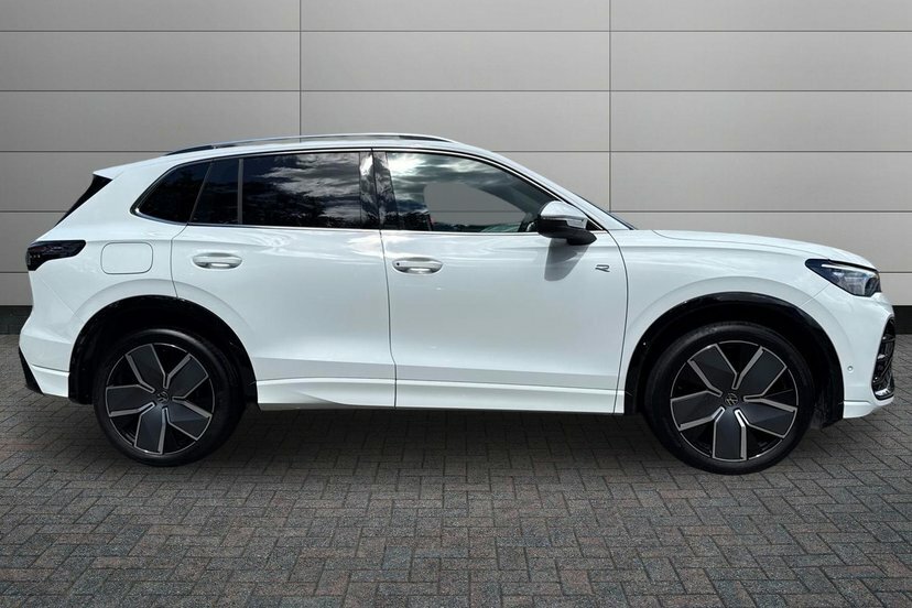 Volkswagen Tiguan 1.5 Etsi Mhev R-line Suv Hybrid Dsg 15 MH75ODX White #4