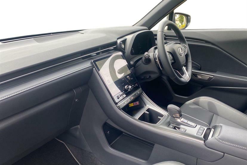 Lexus LBX 1.5 Takumi E-cvt White #2