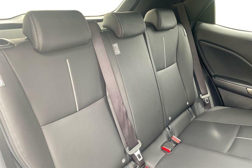 Lexus LBX 1.5 Premium E-cvt Black #8