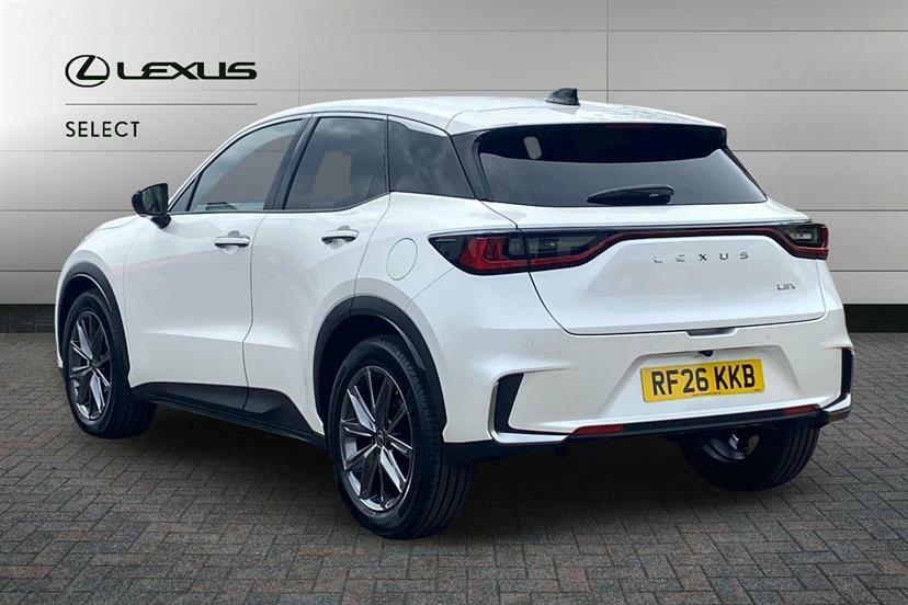 Lexus LBX 1.5 Takumi E-cvt White #3