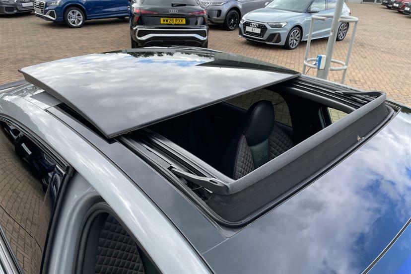 Audi RS3 Hatchback 2.5 White #12