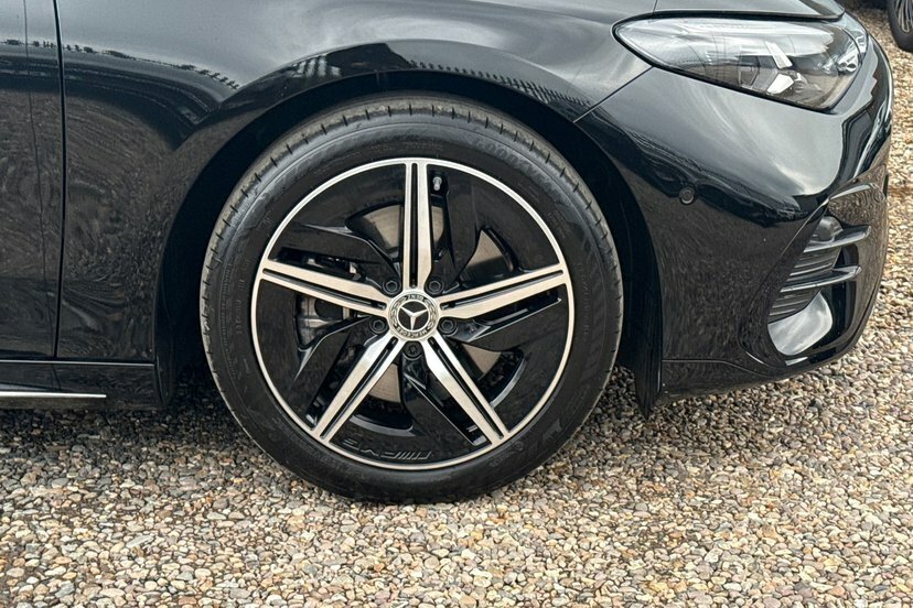 Mercedes-Benz CLA Class Cla250 85Kwh Amg Line Edition Saloon Electr BU26DPK Black #4