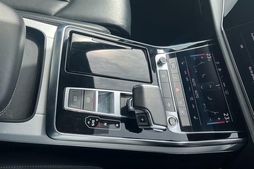 Audi Q7 S Line Black #17