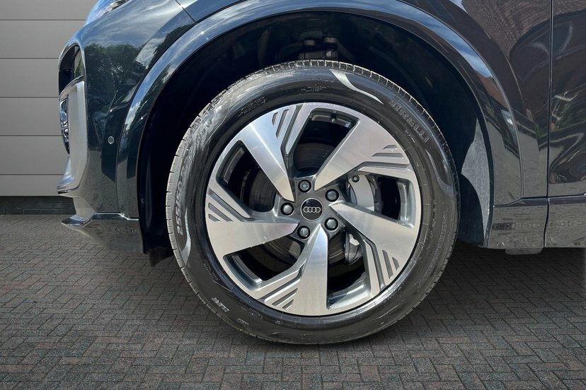 Audi Q6 E-Tron 100Kwh S Line Suv Quattro 388 P Black #5