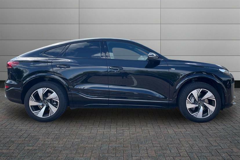 Audi Q6 E-Tron 185Kw 83Kwh S Line Sv Black #4