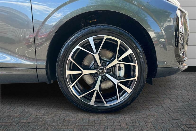 Audi Q3 1.5 E-hybrid Launch Edition S Tronic Grey #5
