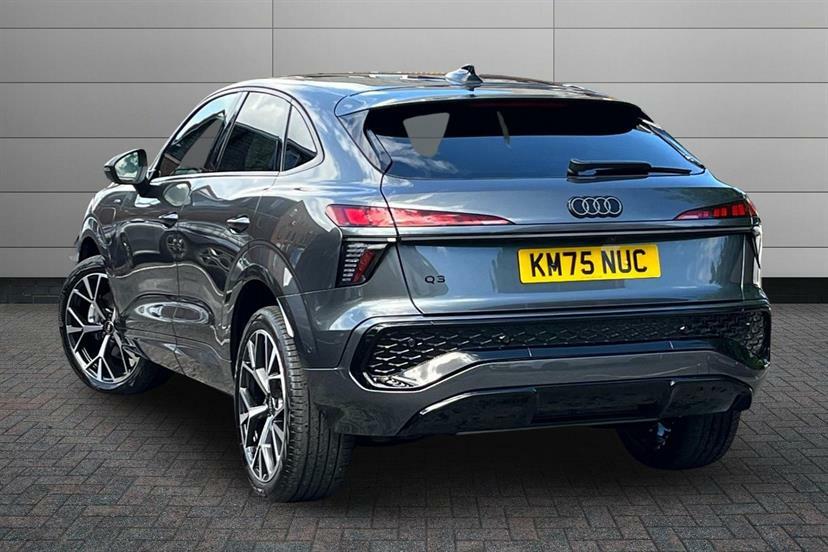 Audi Q3 1.5 E-hybrid Launch Edition S Tronic Grey #3