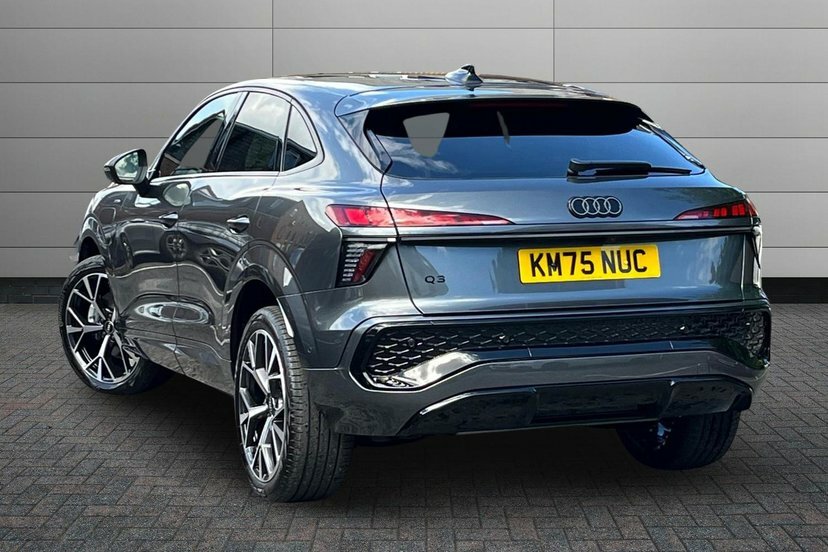 Audi Q3 1.5 E-hybrid Launch Edition Sportback P Grey #3
