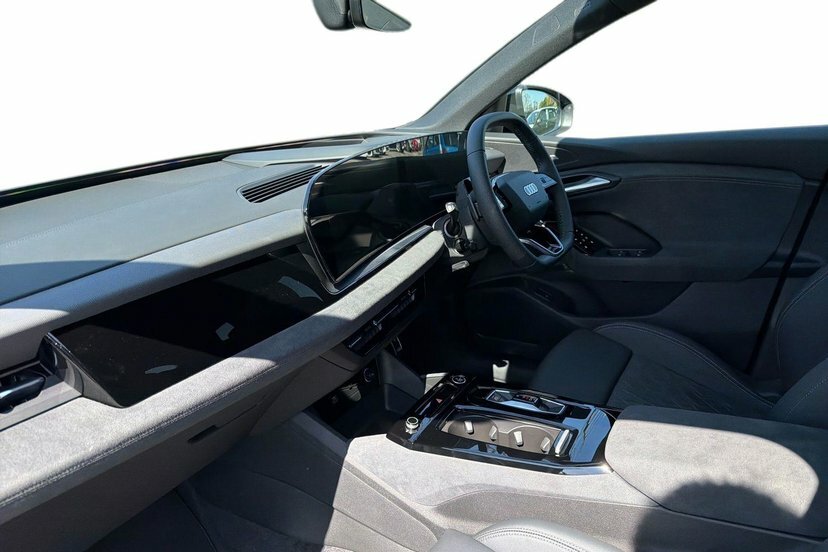 Audi Q6 E-Tron 100Kwh Black Edition Suv Quattro DA26GKL Black #2