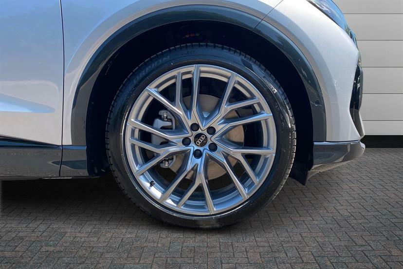 Audi Q4 E Tron 250Kw 55 Quattro 82Kwh Black Edition Grey #5