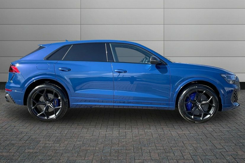Audi RSQ8 4.0 Tfsi V8 Performance Carbon Black Suv Petro Blue #4