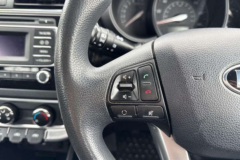 Kia RIO Hatchback #15