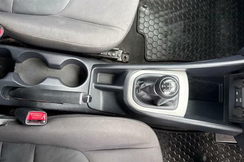 Kia RIO Hatchback #7