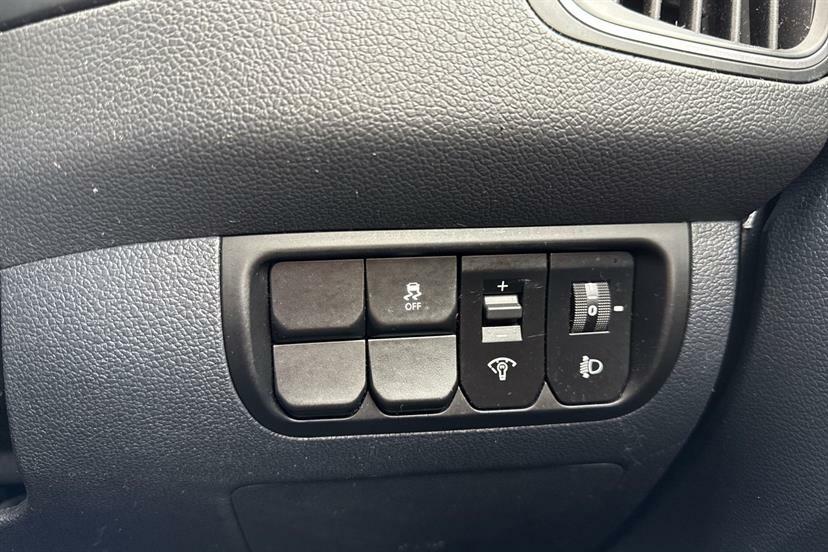 Kia RIO Hatchback #13