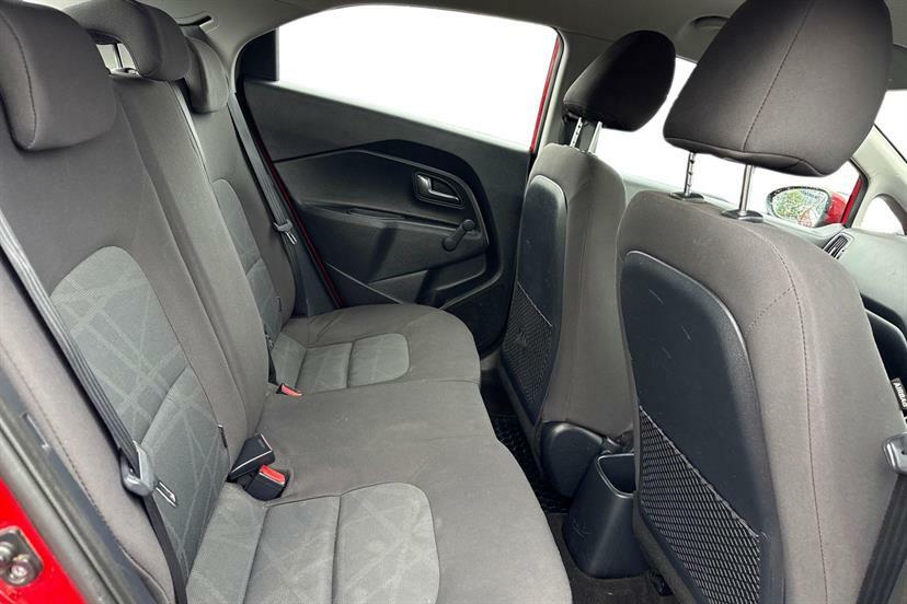 Kia RIO Hatchback #9