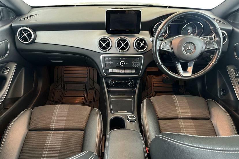 Mercedes-Benz CLA Class 200D Sport Tip White #6