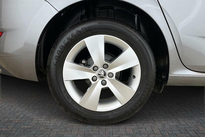 Skoda Scala 1.0 Tsi 110 Se Grey #4