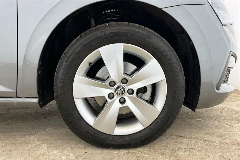 Skoda Scala Se L White #8
