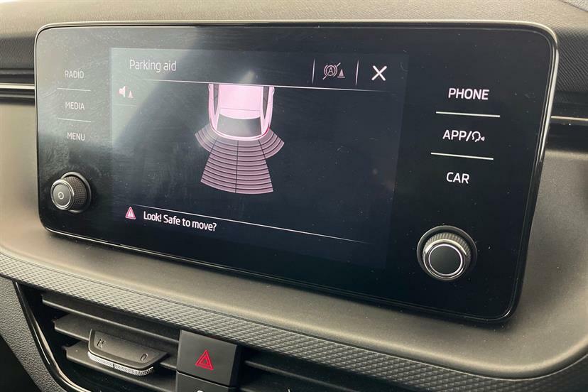 Skoda Scala Se L White #25