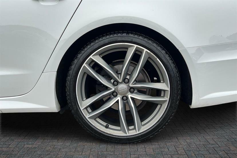 Audi A6 2.0 Tdi Quattro Black Edition S Tronic White #5