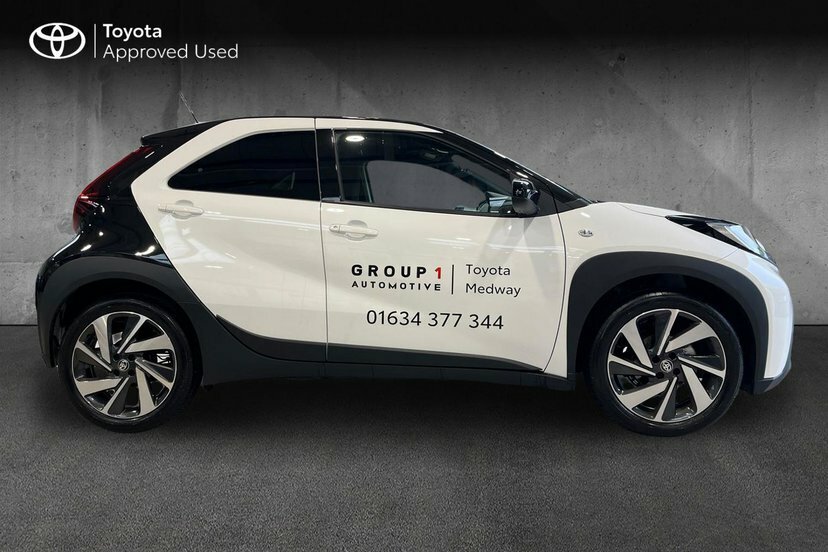Toyota Aygo X 1.0 Vvt-i Edge Hatchback 72 Ps GD75TLO Black #4