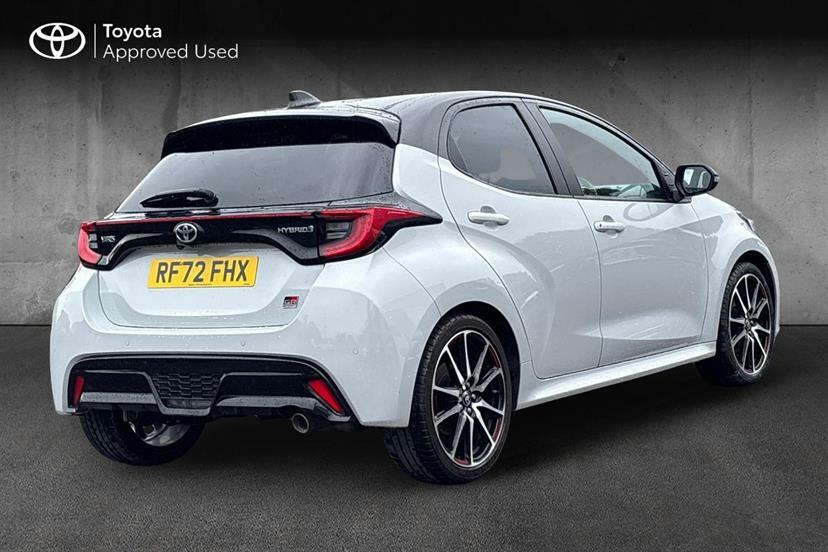 Toyota Yaris 1.5 Hybrid Gr Sport Cvt Grey #2