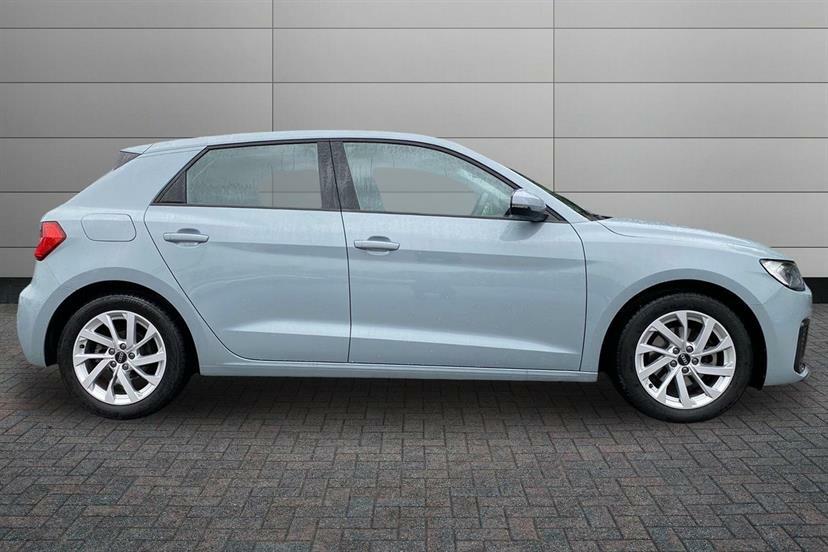 Audi A1 Sportback Tfsi Technik White #3