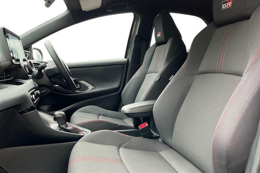 Toyota Yaris 1.5 Hybrid Gr Sport Cvt City Pack Grey