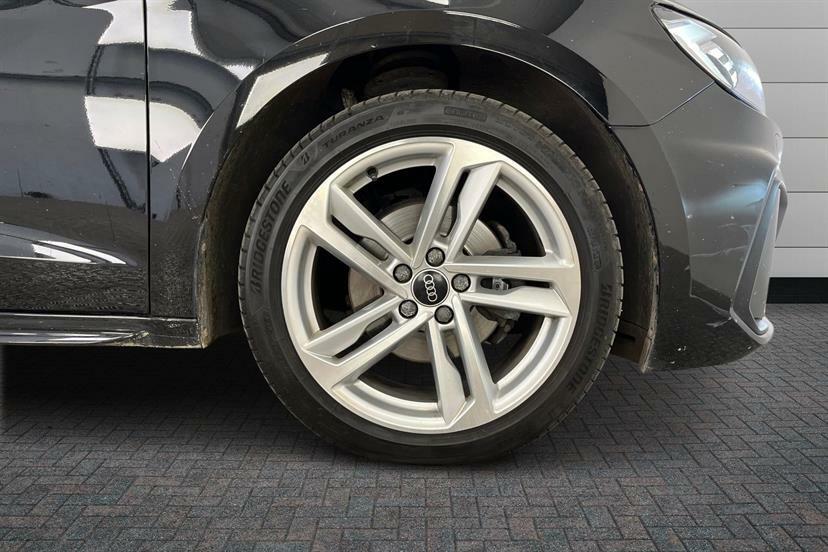 Audi A1 35 Tfsi S Line S Tronic Black #4