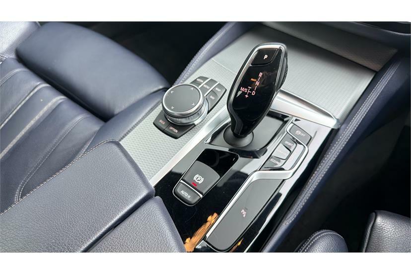 BMW 5 Series Se Grey #10