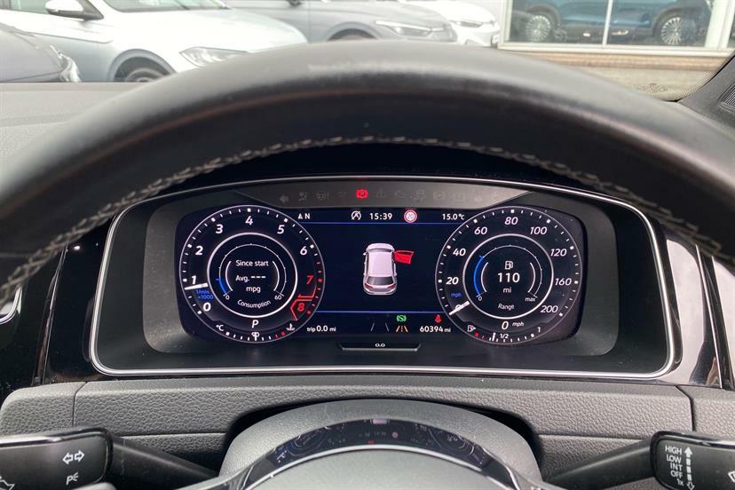 Volkswagen Golf Black #7
