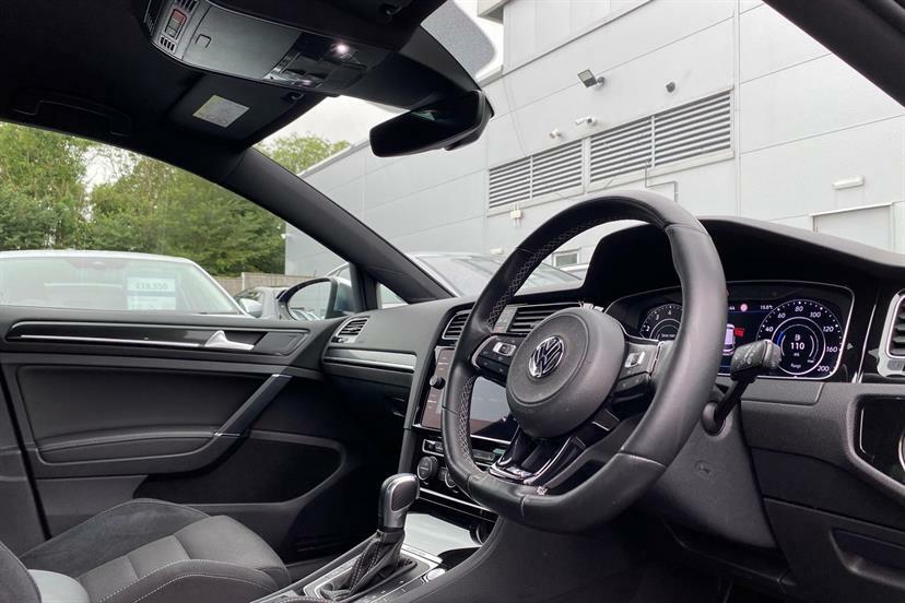 Volkswagen Golf Black #40