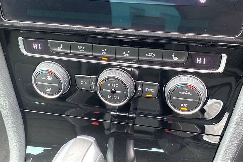Volkswagen Golf Black #9