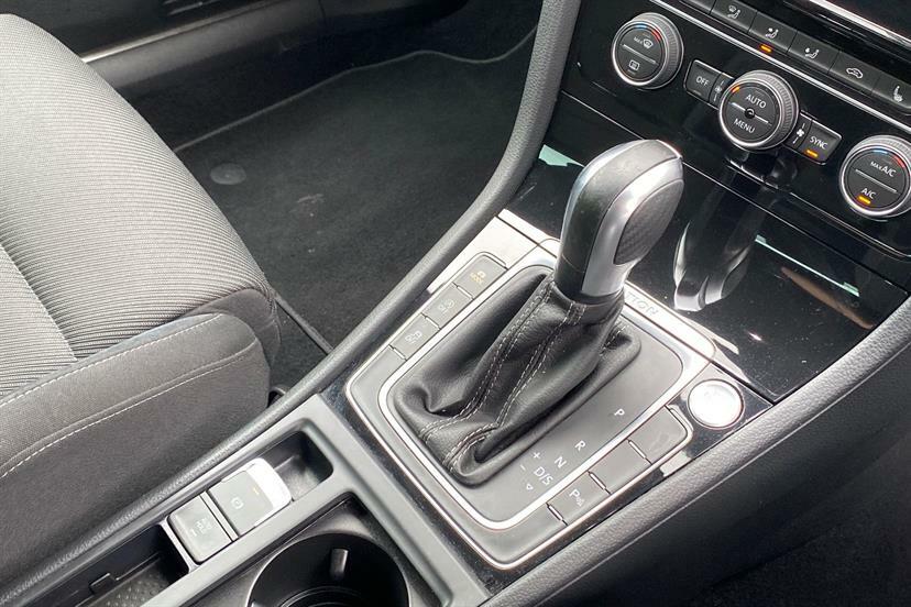 Volkswagen Golf Black #10