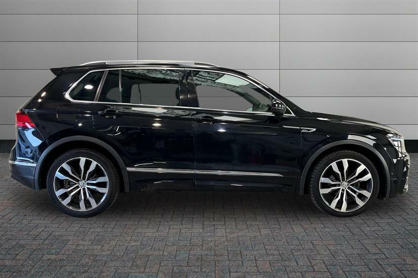 Volkswagen Tiguan 1.5 Tsi Evo 150 R-line Tech Dsg Black #4